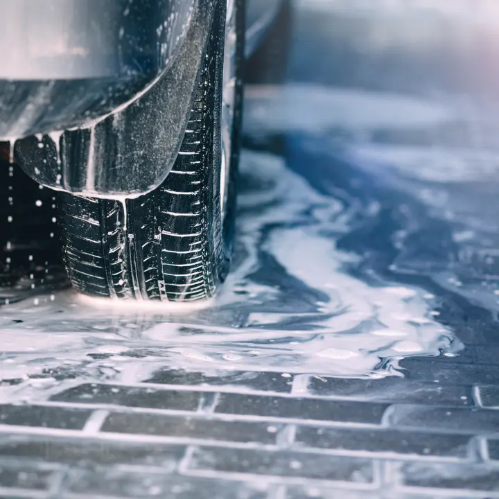 an image of a hands-free car wash in 2023, highlighting the importance of mobile car detailing